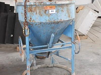 Betonkubel fe, 750 liter - afbeelding 1 van  2
