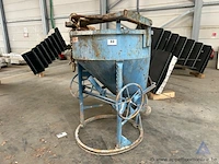 Betonkubel fe, inhoud 750 l.