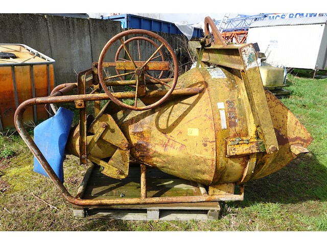 Betonkubel - afbeelding 1 van  6