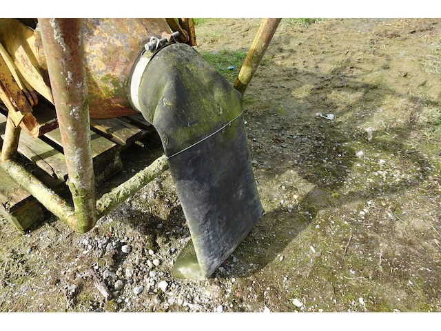 Betonkubel - afbeelding 5 van  5