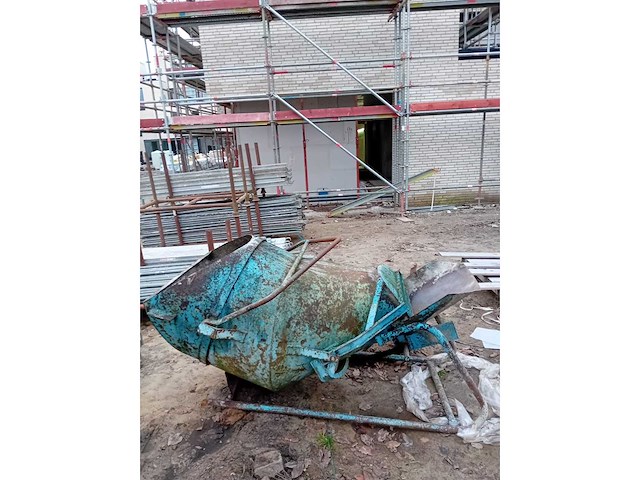 Betonkubel - afbeelding 3 van  4