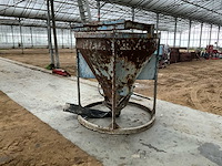 Betonkubel - afbeelding 1 van  13