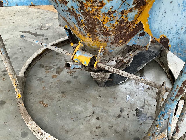 Betonkubel - afbeelding 13 van  13