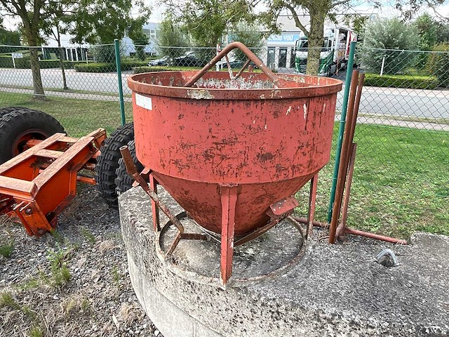 Betonkubel - afbeelding 1 van  2