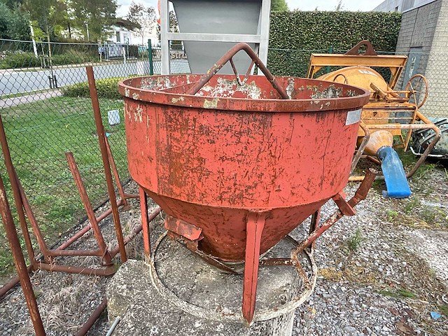 Betonkubel - afbeelding 2 van  2