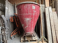 Betonkubel/silo - afbeelding 1 van  3