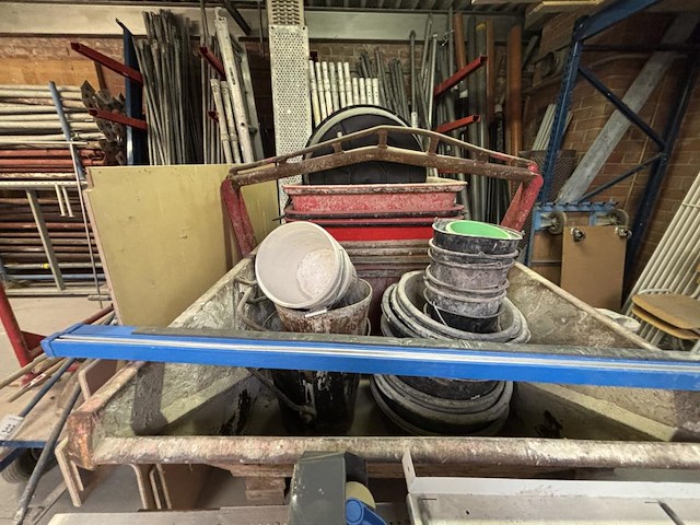 Betonkuipen+kipbak - afbeelding 1 van  6