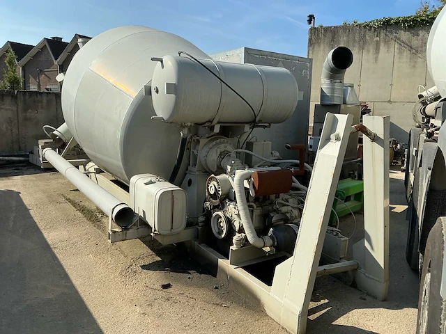 Betonmixer op container - afbeelding 5 van  13