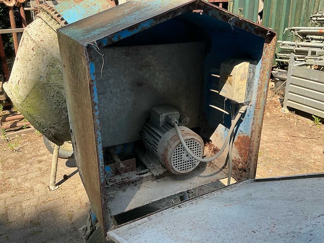 Betonmolen 230v betonmixer - afbeelding 5 van  5