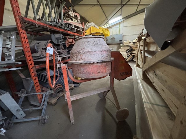 Betonmolen atika - afbeelding 1 van  3