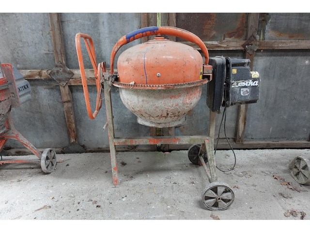 Betonmolen lescha - afbeelding 1 van  5