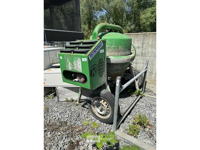 Betonmolen met benzine motor honda - afbeelding 1 van  12