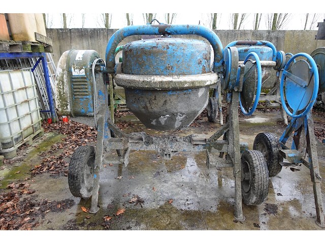 Betonmolen omaer - afbeelding 1 van  7