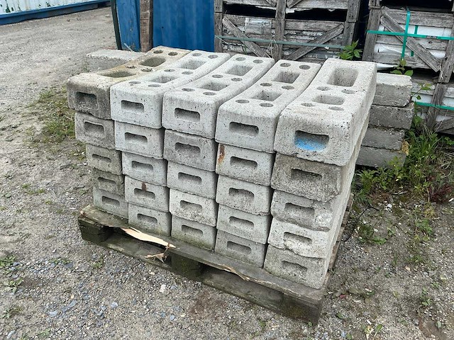Betonnen bouwhekblok (25x) - afbeelding 2 van  3