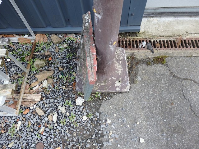 Betonnen brievenbus - afbeelding 3 van  3