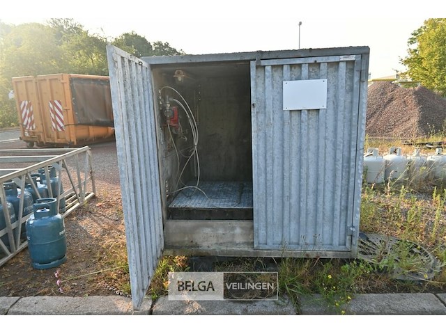 Betonnen container met installatie - afbeelding 11 van  12