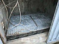 Betonnen container met installatie - afbeelding 12 van  12