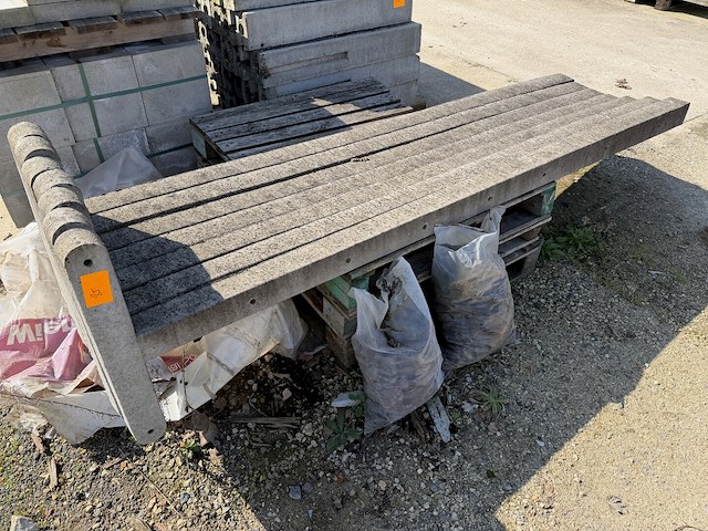 Betonnen droogpalen - afbeelding 1 van  1
