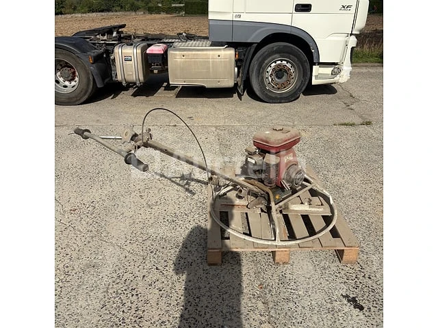 Betonnen helikopter wisconsin we180 - afbeelding 5 van  8