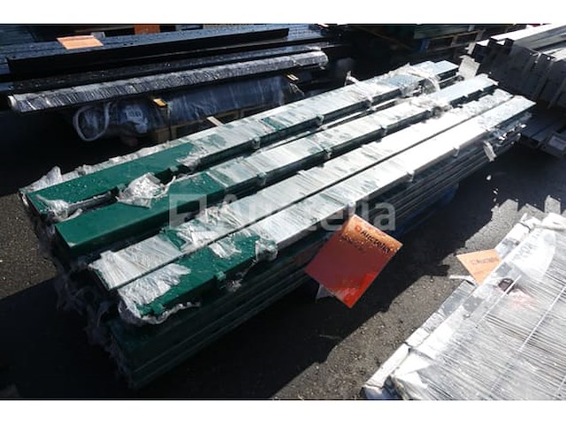 Betonnen palen (ral6005) - afbeelding 8 van  8