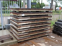 Betonnen plaat 8 stuks - afbeelding 1 van  1