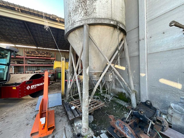 Betonnen silo - afbeelding 10 van  18