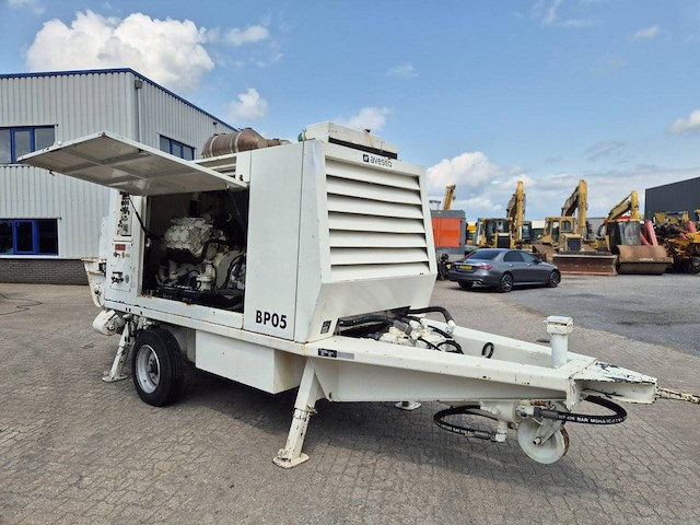 Betonpomp schwing bp4000hdr diesel 231kw 2007 - afbeelding 1 van  1