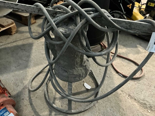 Betonpomp - afbeelding 1 van  5