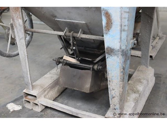 Betonsilo, altec, 1500 liter inhoud, 800 kg tarra - afbeelding 3 van  3