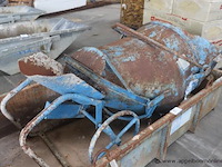 Betonsilo in metalen container - afbeelding 2 van  3