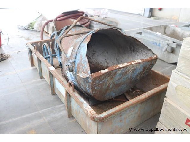 Betonsilo in metalen container - afbeelding 3 van  3