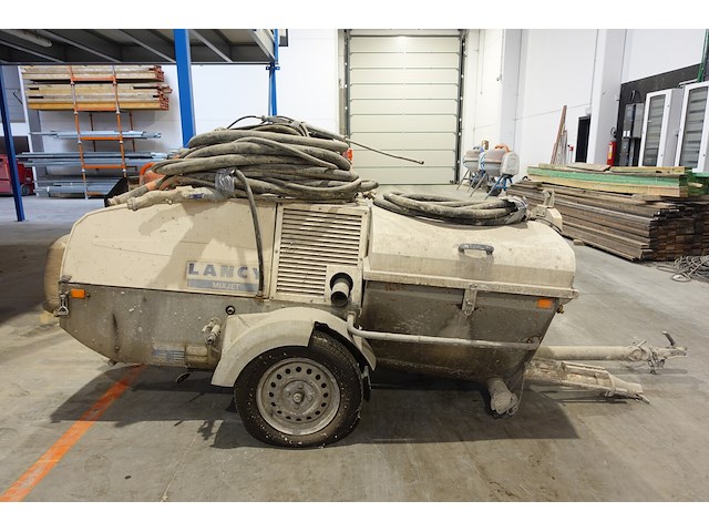 Betonspuit lancy - afbeelding 1 van  13