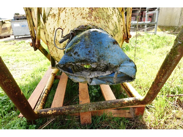 Betonstorter - afbeelding 2 van  3