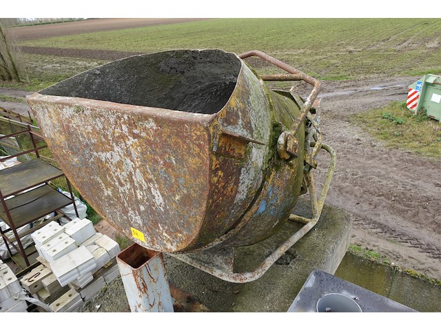 Betonstorter - afbeelding 1 van  4