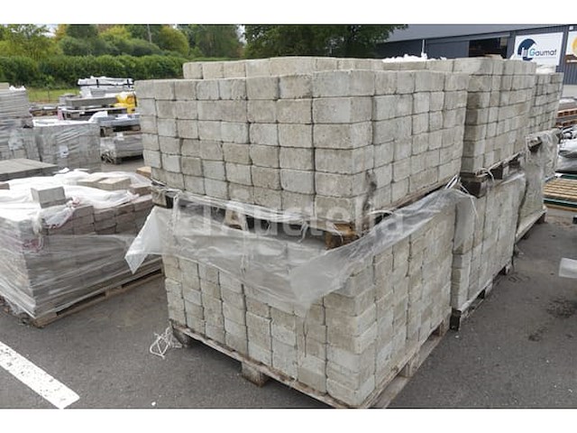 Betontegels 14,5x14,5x8 cm - afbeelding 1 van  7