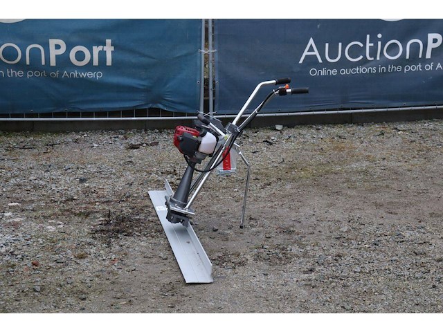 Betontrilbalk stroke 4 benzine nieuw - afbeelding 1 van  1