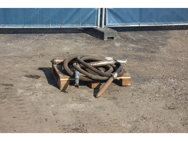 Betontrilnaalden - afbeelding 1 van  1