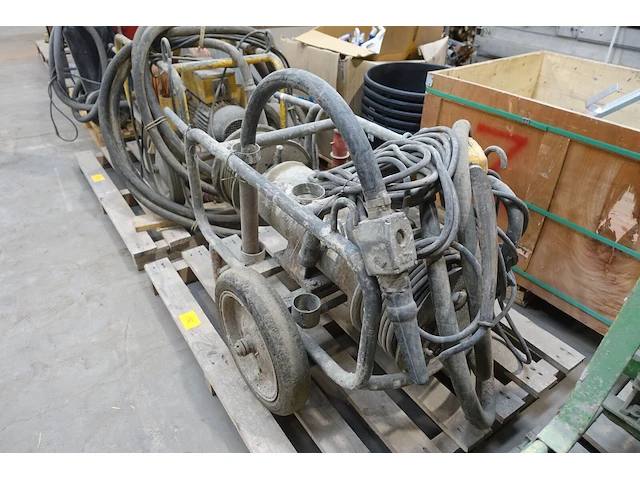 Betonvibrator - afbeelding 3 van  6