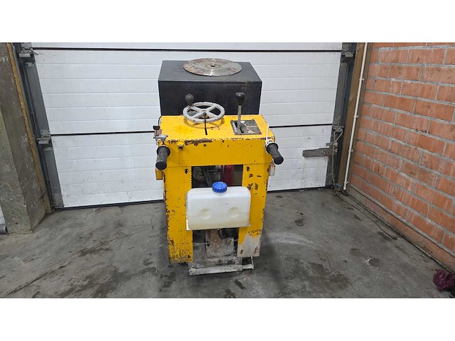 Betonzaag honda gx620 - afbeelding 2 van  7