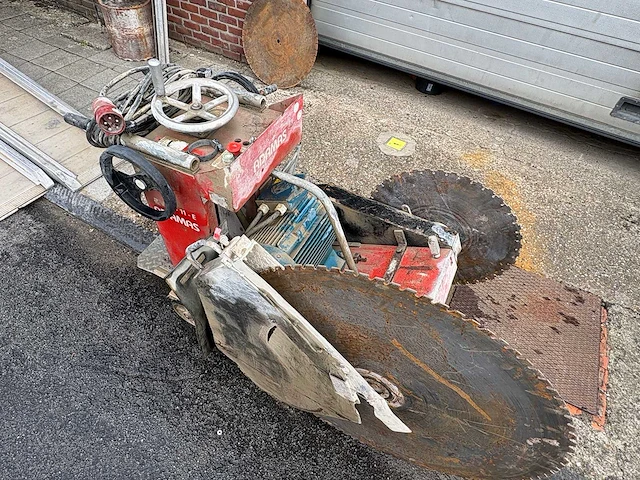 Betonzaagmachine proffesioneel - adamas - various contractor materials - afbeelding 1 van  4
