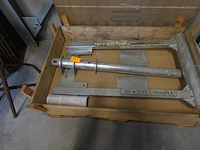 Beugel voor torenkraanprojector - afbeelding 1 van  3