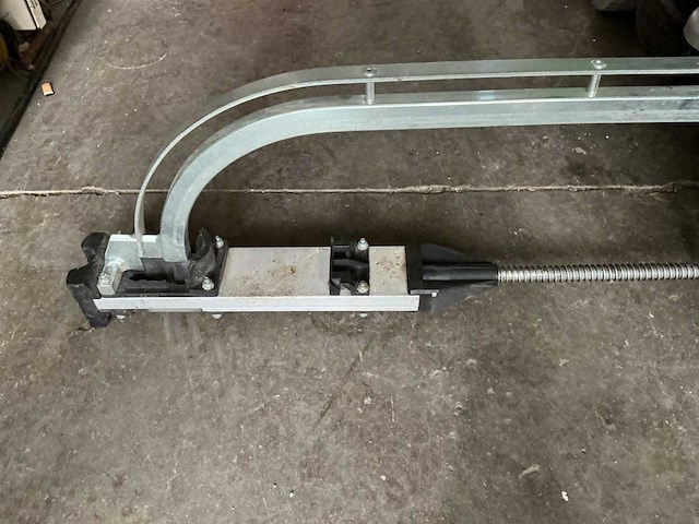 Bevestiging nietmachine voor vloerverwarming - afbeelding 1 van  2