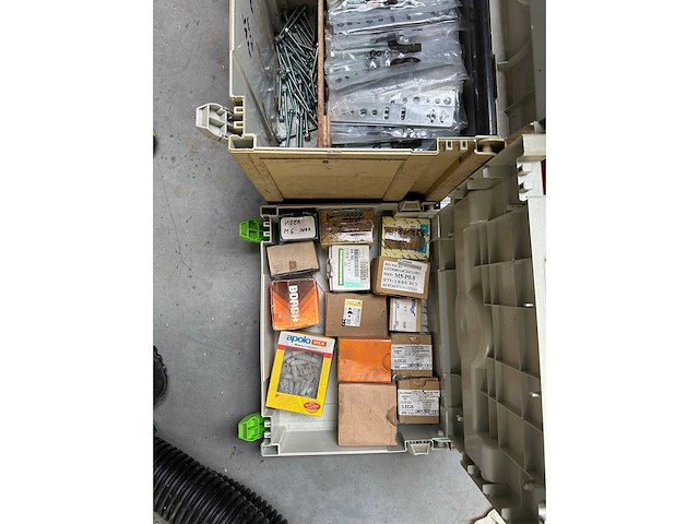 Bevestigingen/schroeven - various contractor materials - afbeelding 4 van  4