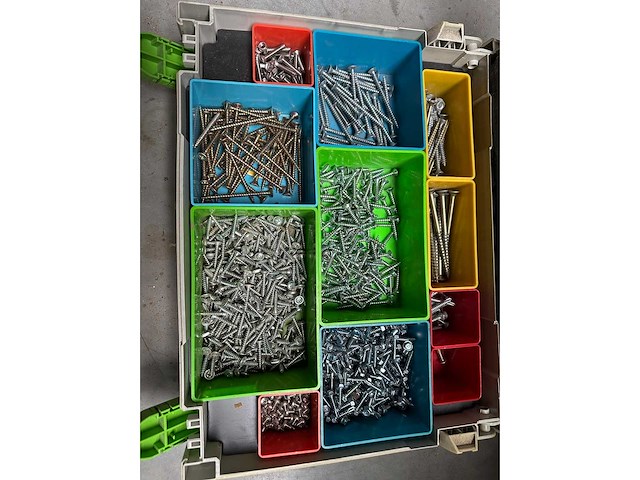 Bevestigingen/schroeven - various contractor materials - afbeelding 1 van  4