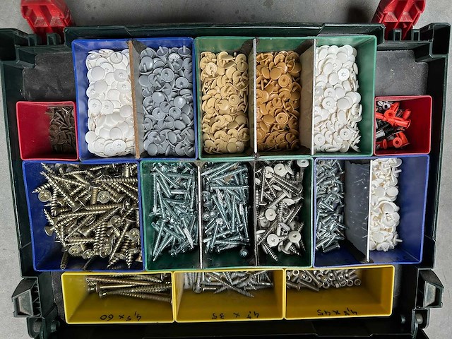 Bevestigingen/schroeven - various contractor materials - afbeelding 1 van  3