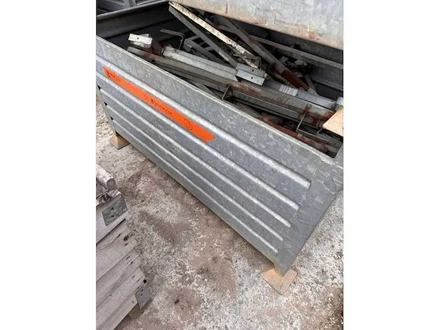 Bevestiging/leuninghouder - voot randbeveiliging (draadstangen) - bouw- en bevestigingsmateriaal (29x) - afbeelding 1 van  2