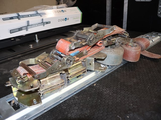 Bevestigingrail bestelwagen - afbeelding 2 van  4