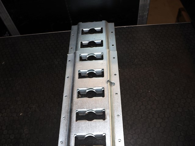 Bevestigingrail bestelwagen - afbeelding 3 van  4