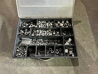 Bevestigingsmateriaal in box (7x) - afbeelding 1 van  3