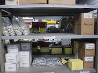 Bevestigingsmaterialen en metalen profielen, dozen en zakken - afbeelding 2 van  5